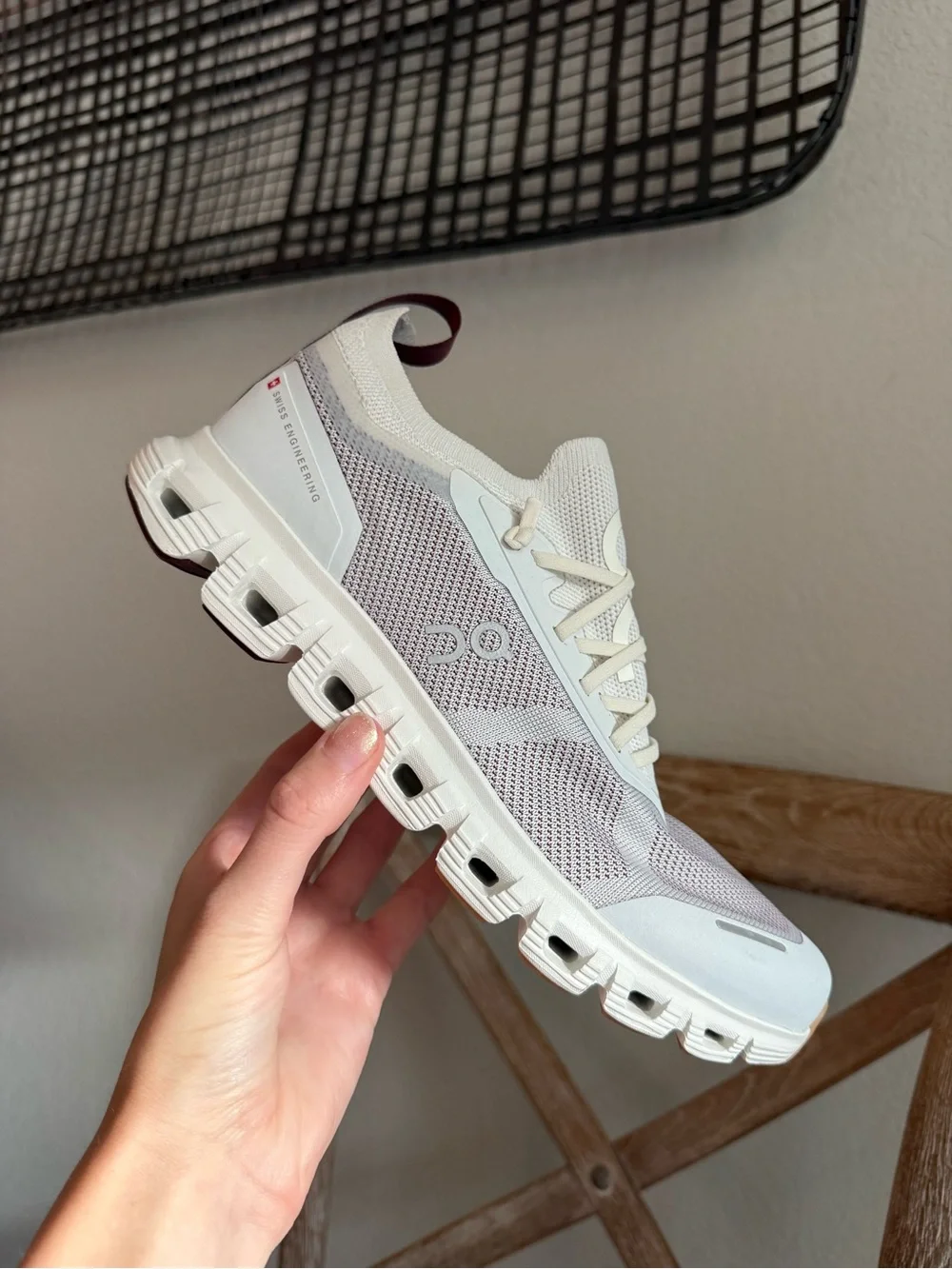 On Cloud 6 Versa Sneakers ice maroon